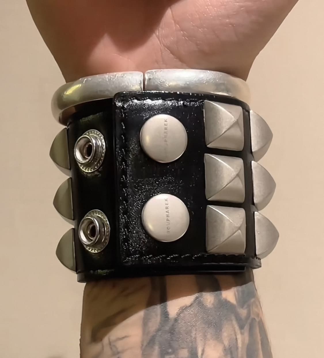 Punk Armor Stud Leather Cuff Bracelet 상품이미지4