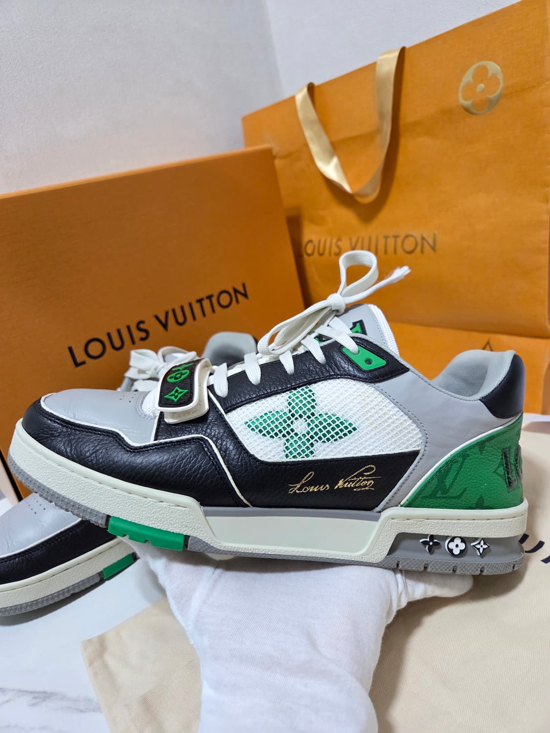루이비통 벨크로 트레이너 스니커즈 9.5 Size 상품이미지3