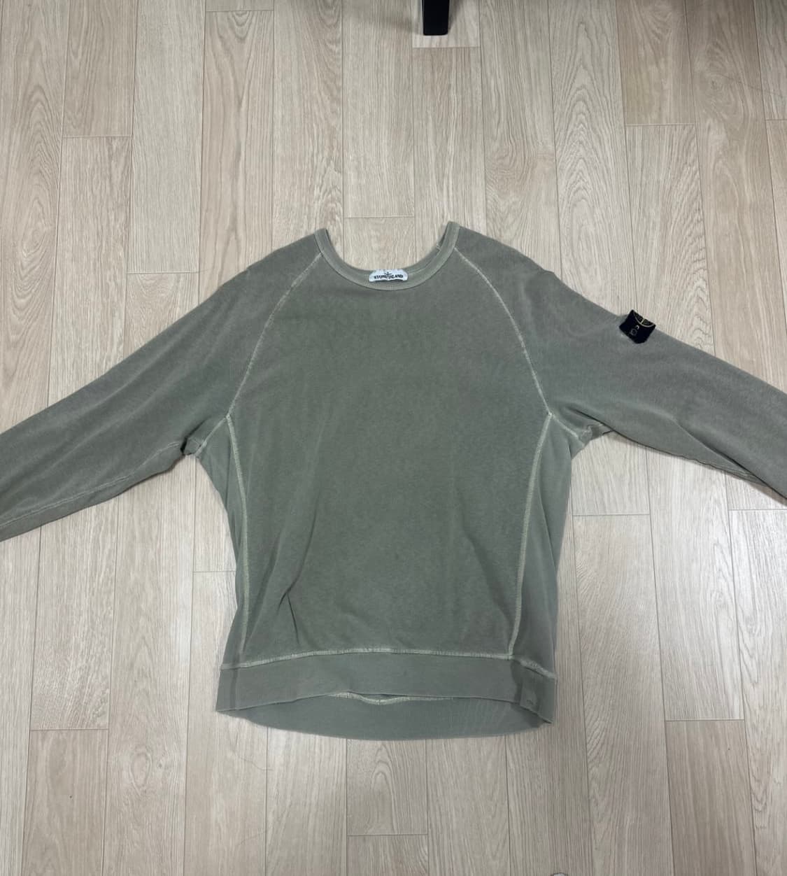 (급처)스톤아일랜드 맨투맨 22ss 올리브색상 상품이미지2