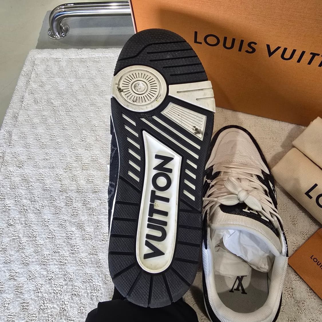 [중고/정품] 루이비통 LV 트레이너 스니커즈 블랙 상품이미지7