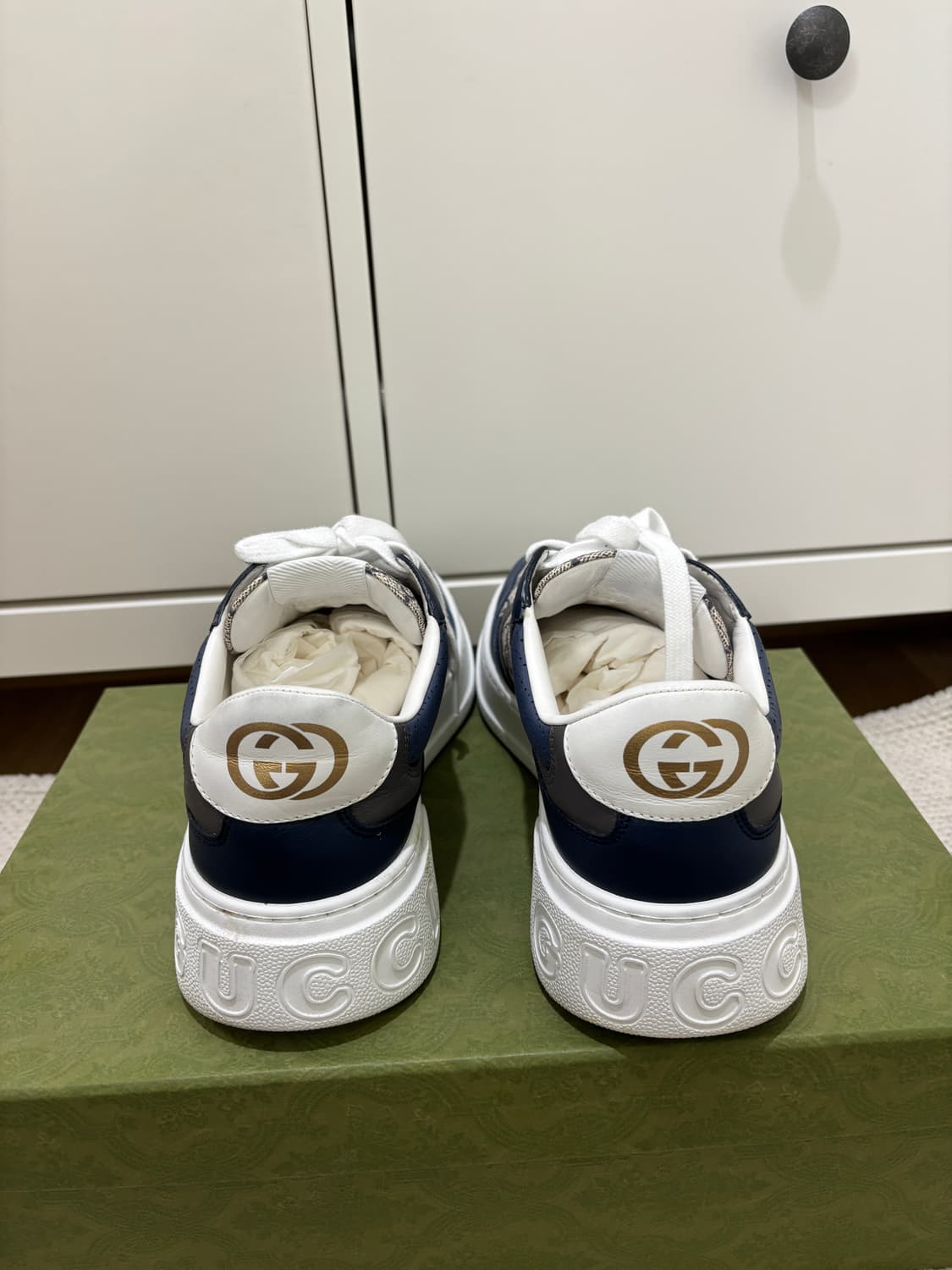 구찌 GG로고 청키 스니커즈 상품이미지6