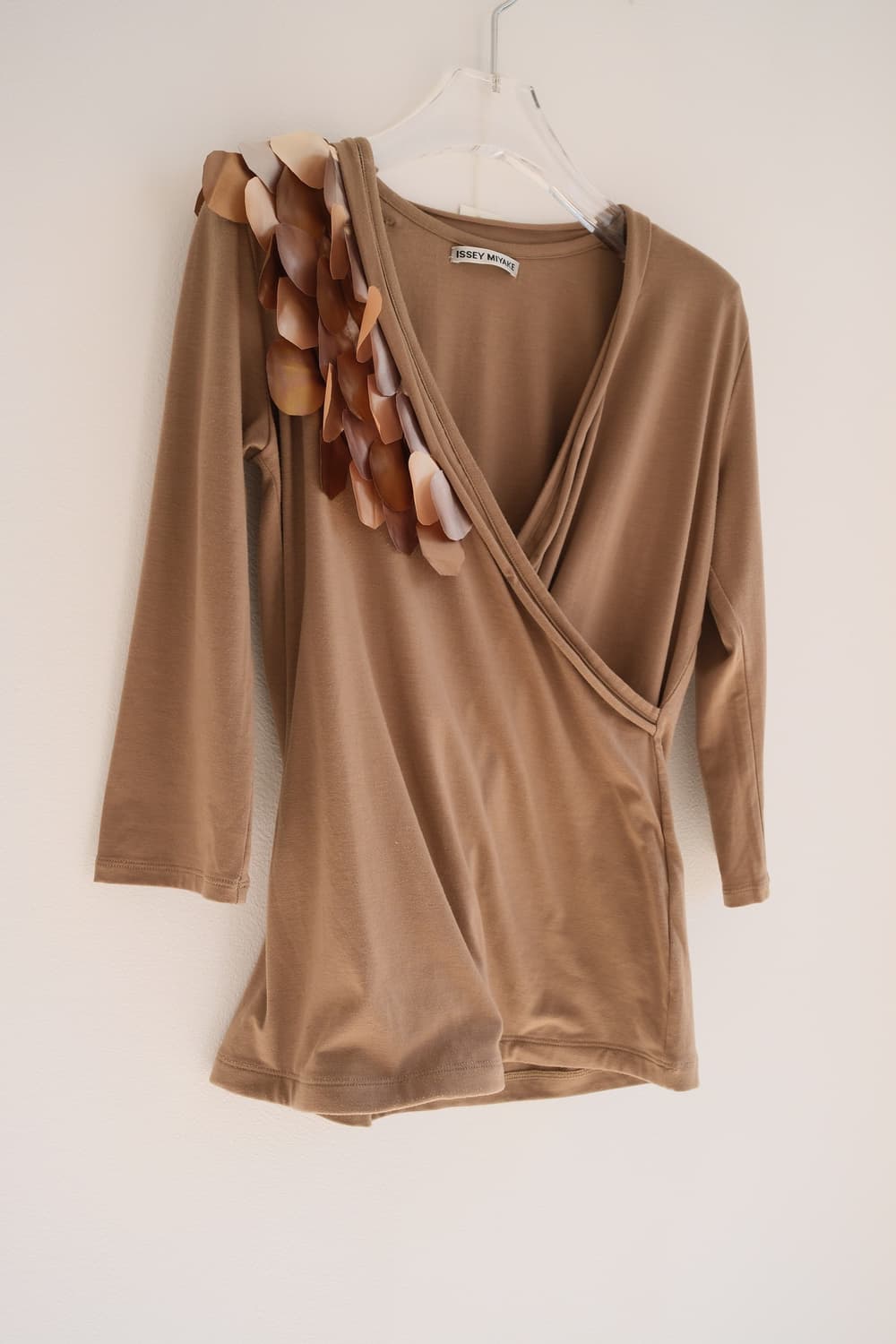 Corsage wrap top 상품이미지2