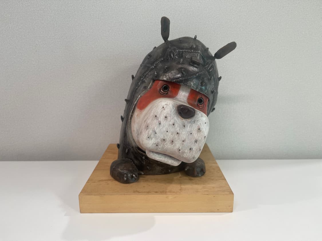 아사히 히토 Dog tilts 스컬프처 작품 Hitto Asai 상품이미지1