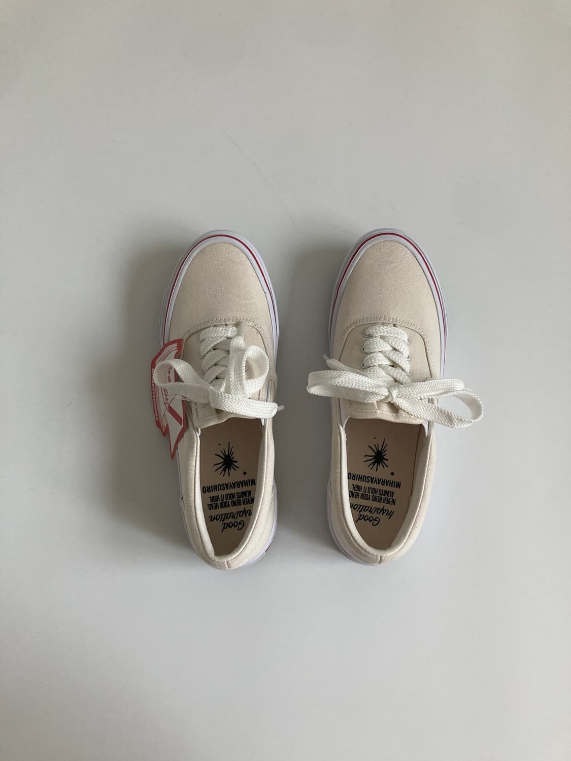 X GU Sneakers 상품이미지2