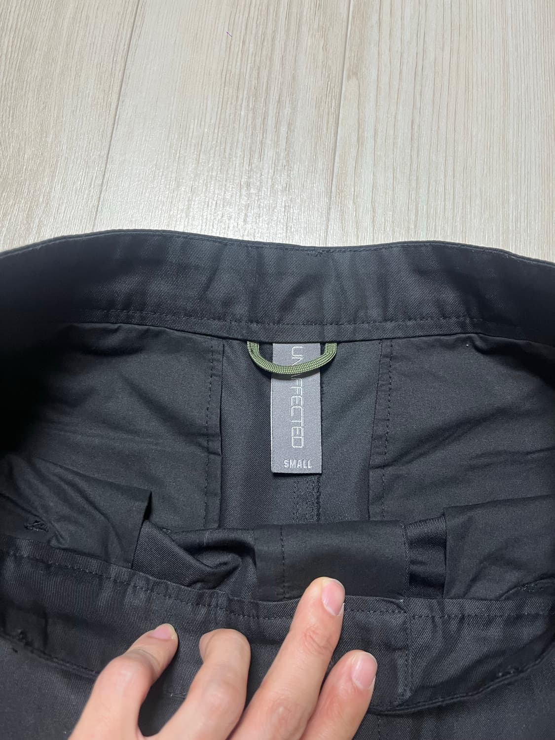 [언어펙티드]RAW EDGE CUT CHINO PANTS (BLACK) 상품이미지10