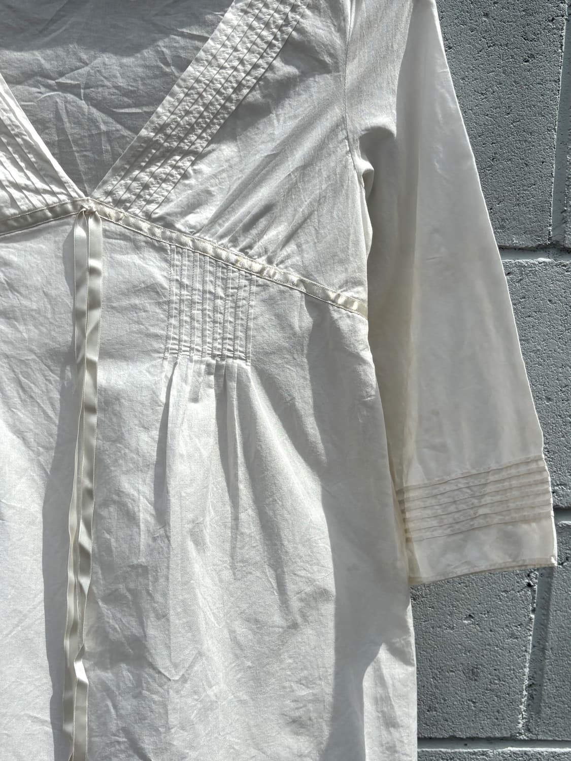 플라워 자수 핀턱 블라우스 상품이미지3