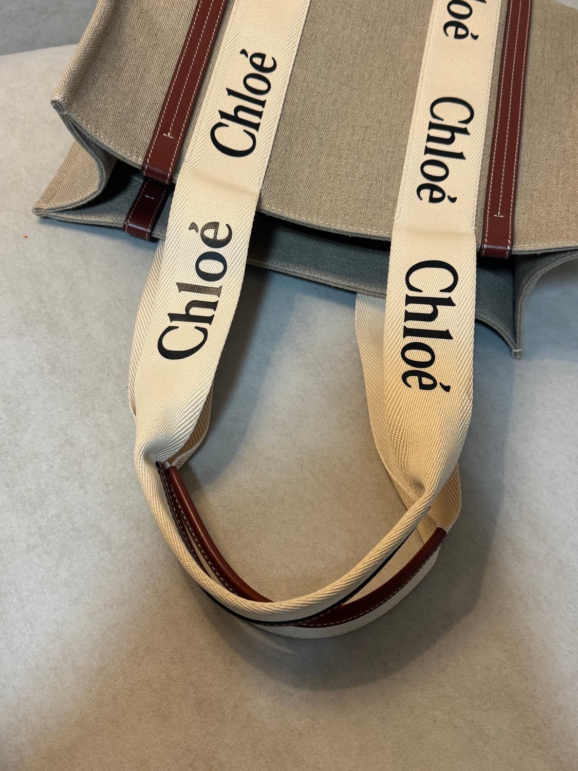 끌로에 우디백 미디움 사이즈 상품이미지3