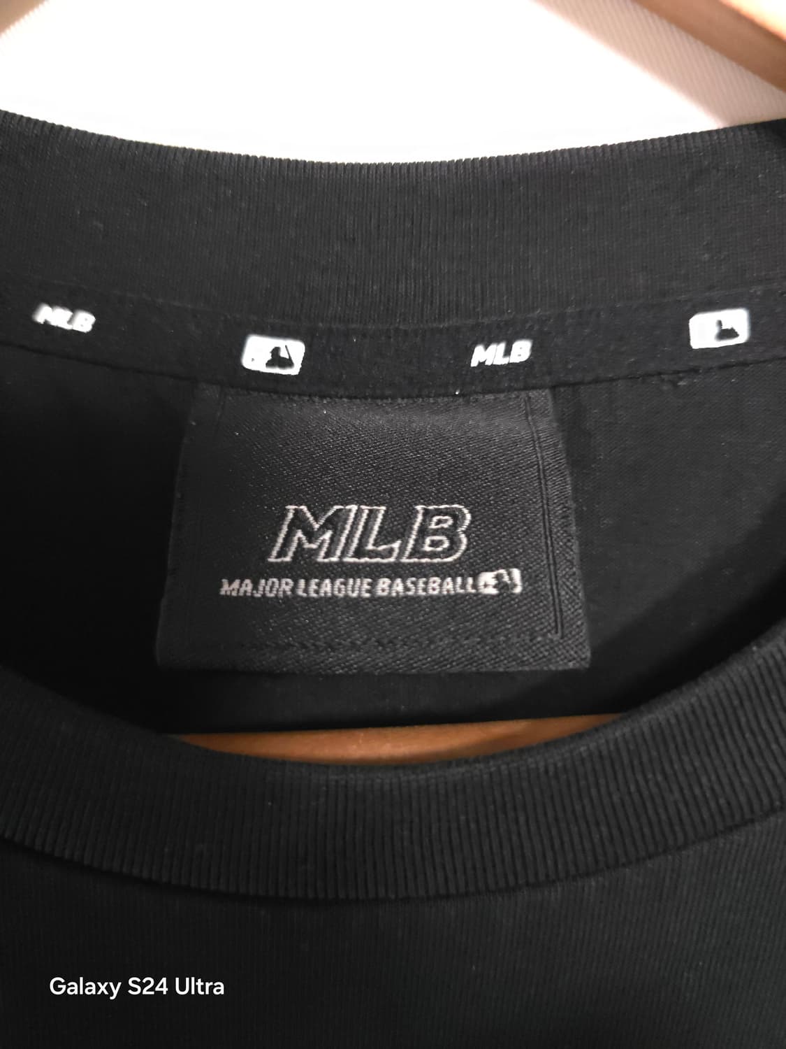 MLB 디즈니 콜라보 블랙 미키마우스 반팔티 M ✨️정품✨️ 상품이미지3