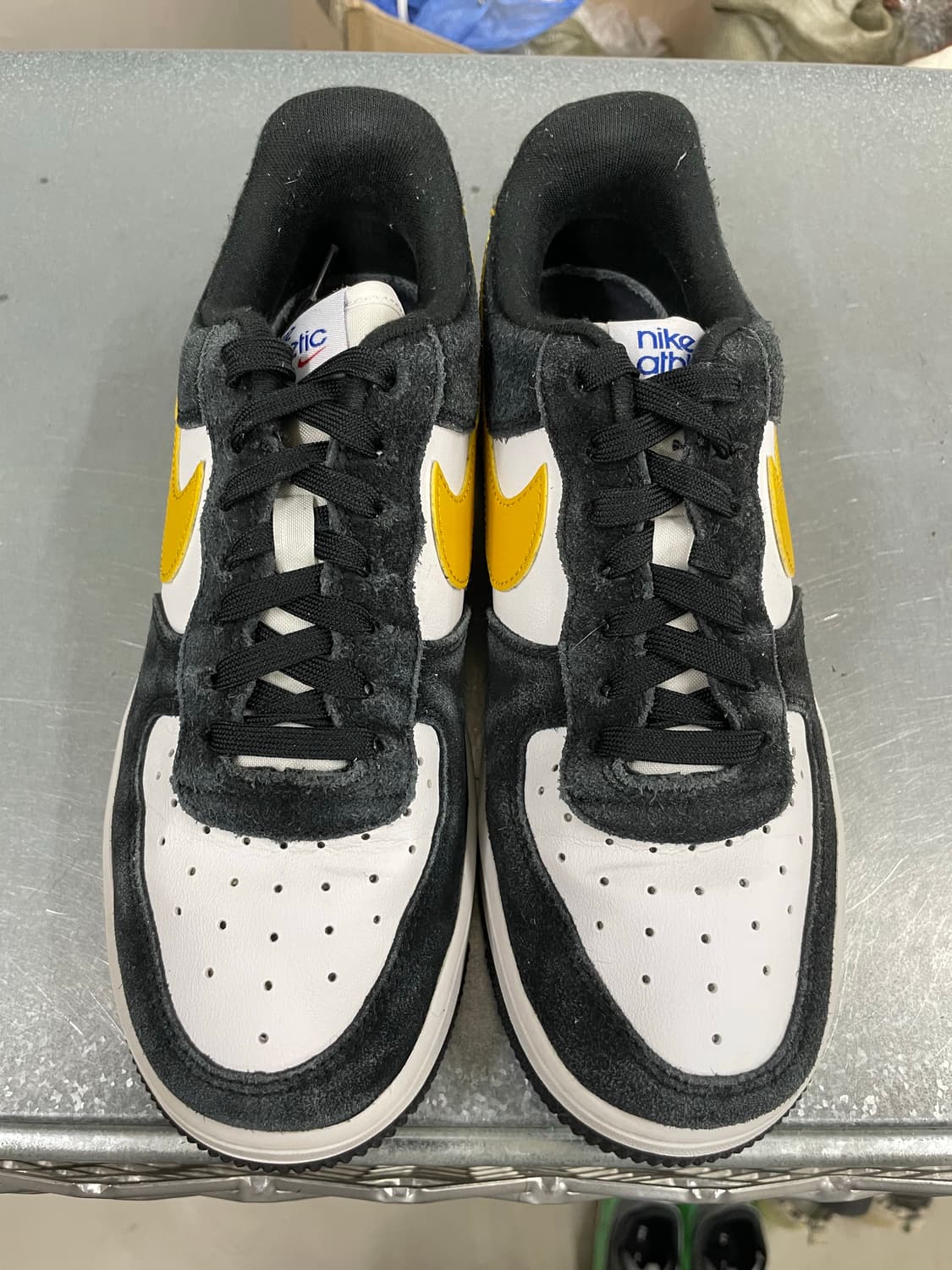 나이키 에어포스1 LV8 블랙 다크 설퍼 240 (gr-4220) 상품이미지5