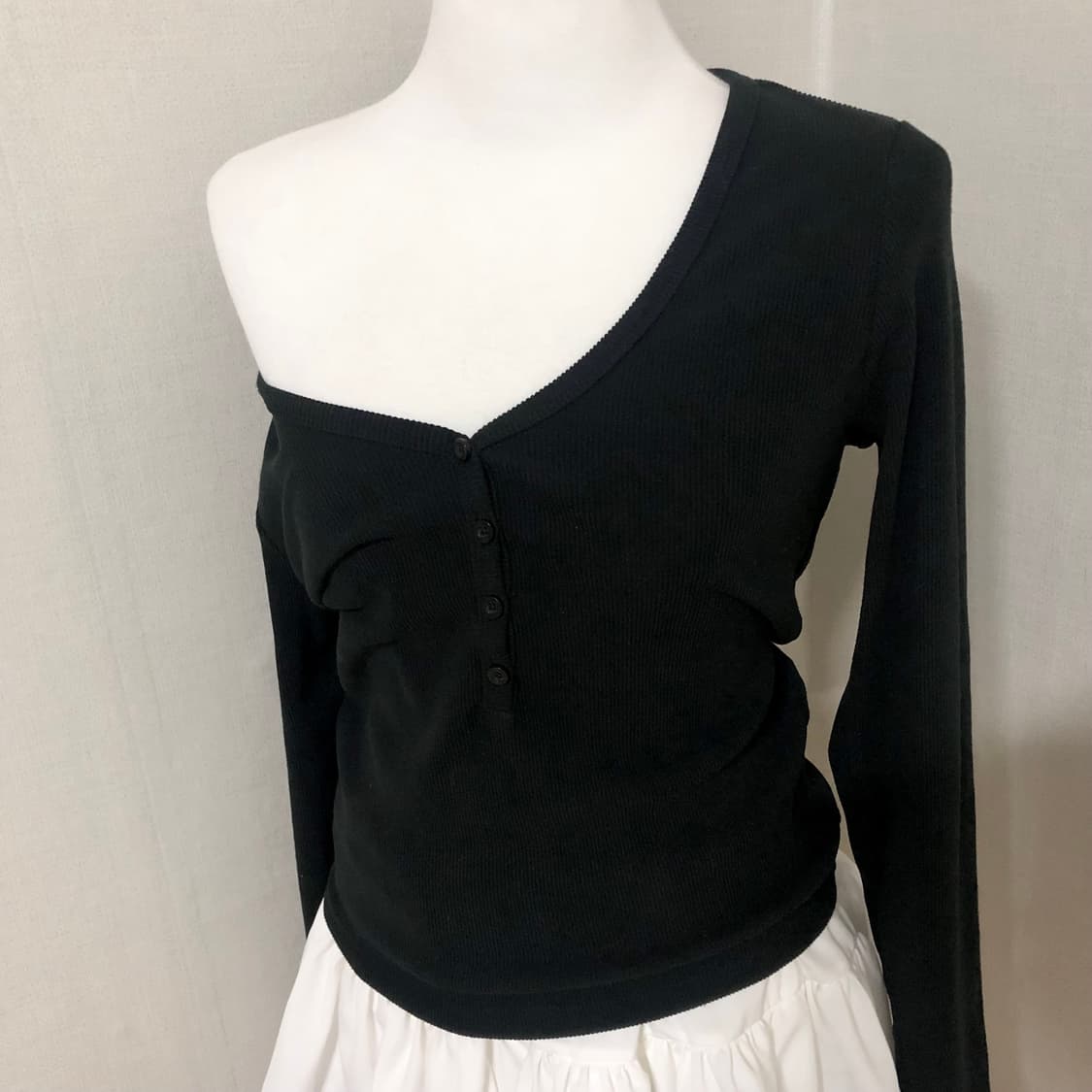 홀리스터 블랙 헨리넥티 L 상품이미지2