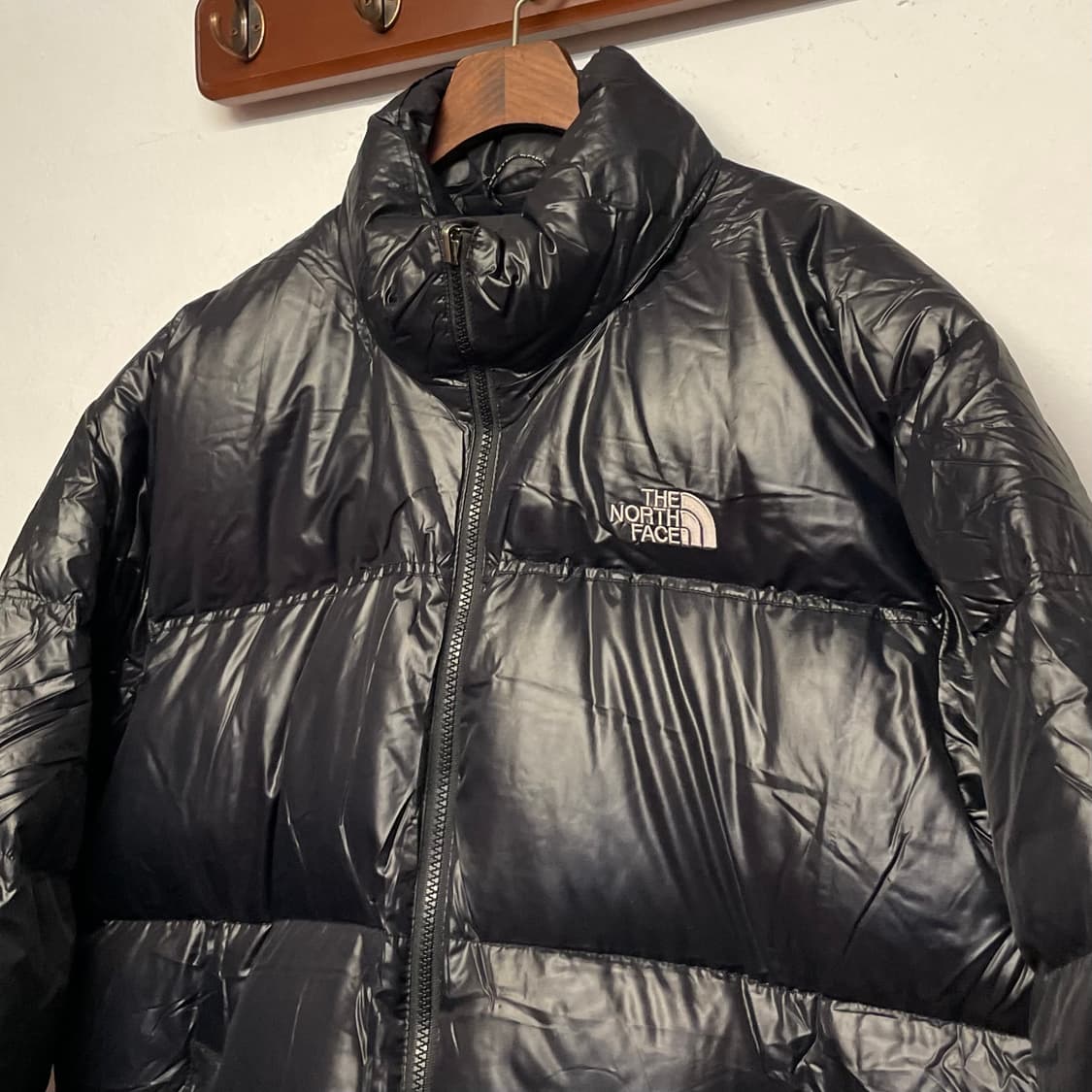 노스페이스 700 눕시 구스다운 블랙 유광 (해외판)    - 상품이미지2