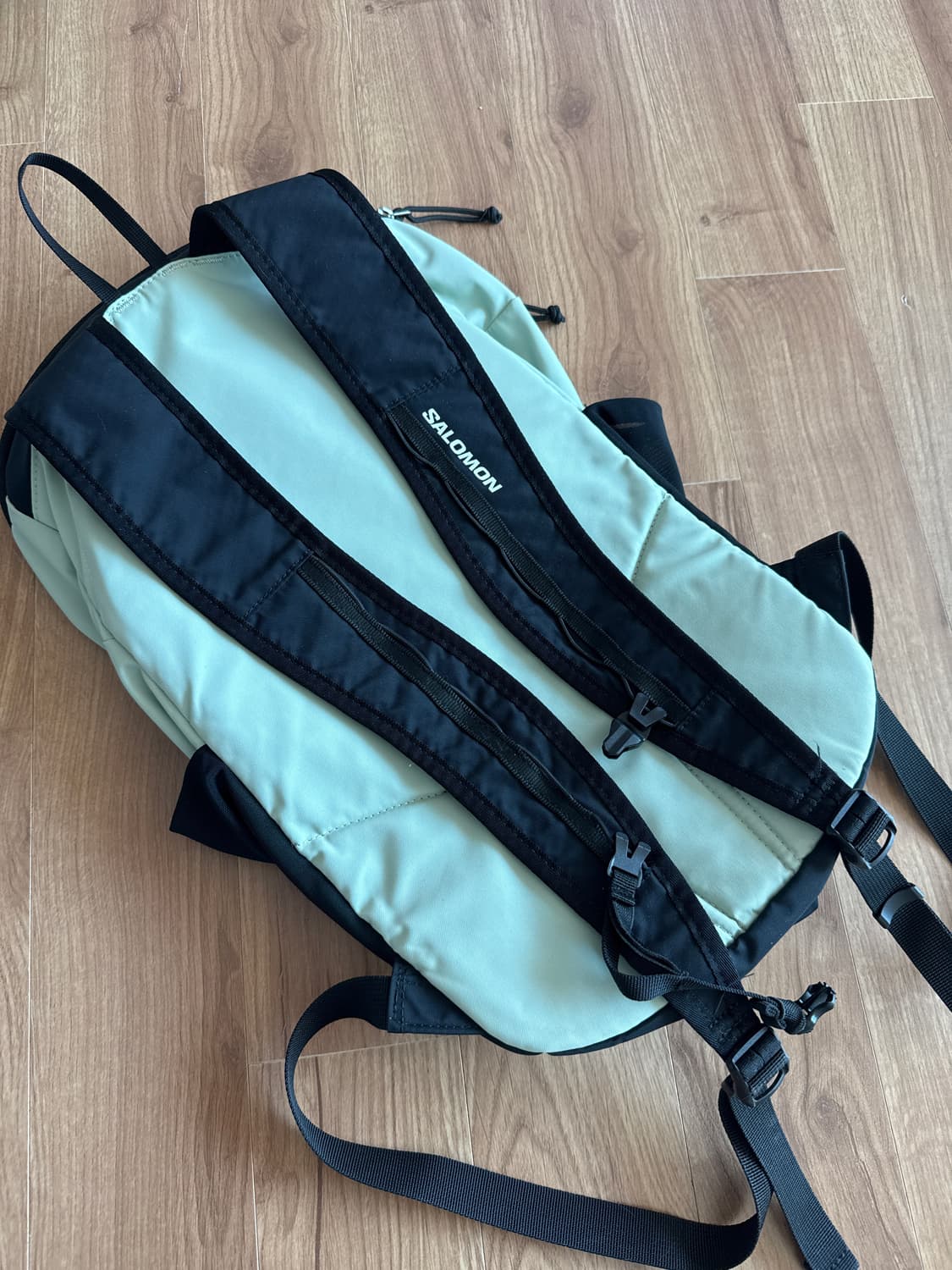 살로몬 백팩 15L 상품이미지2