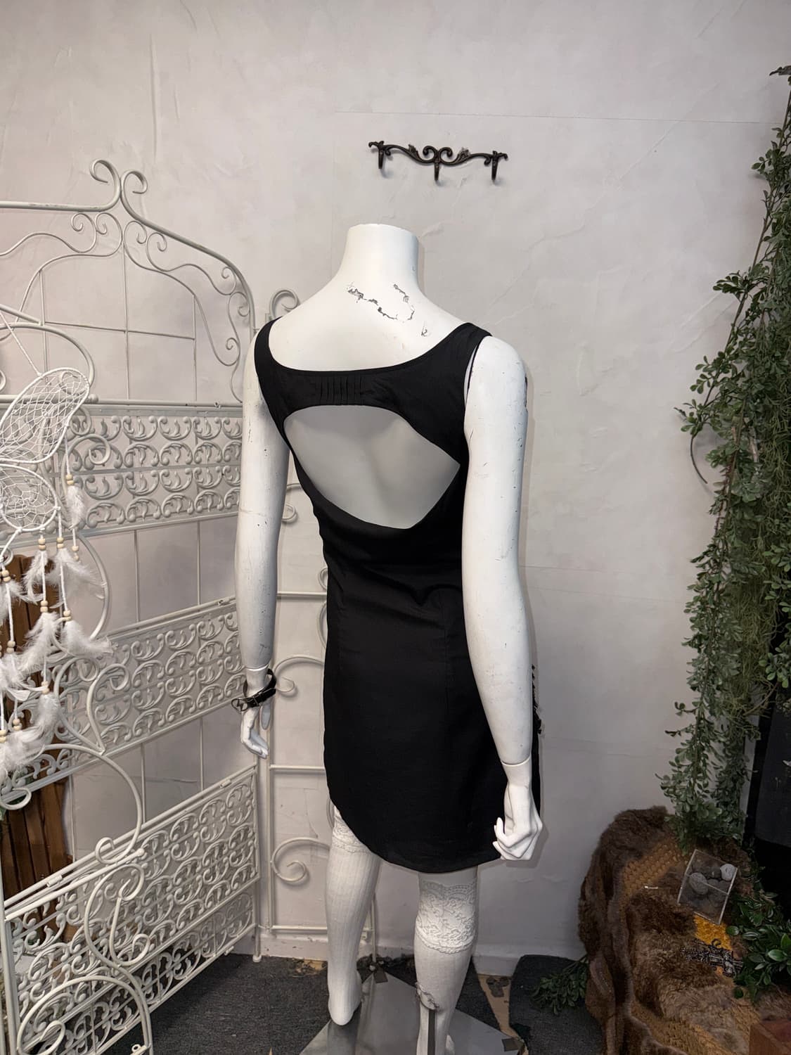 Black pleats flower back slit silk ops 상품이미지8