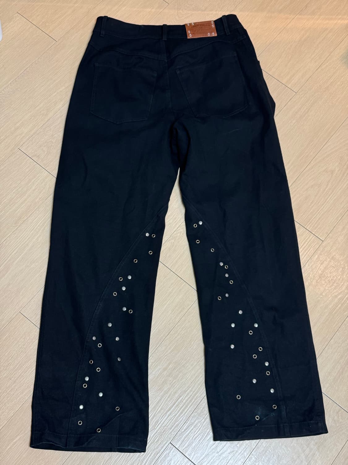 [40] 앤더슨벨 x 자라 릴렉스드 핏 스터드 팬츠 블랙 상품이미지8