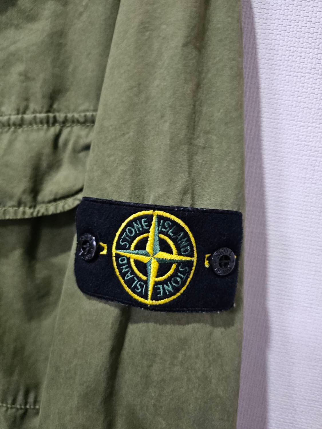 정품 22FW 스톤아일랜드 투포켓 101WN 오버셔츠 100/L 상품이미지3