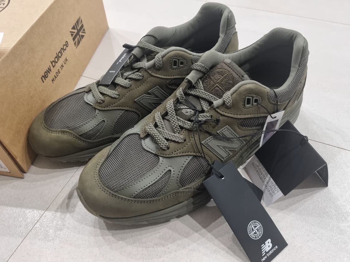 스톤x뉴발란스 991v2 카키 상품이미지2
