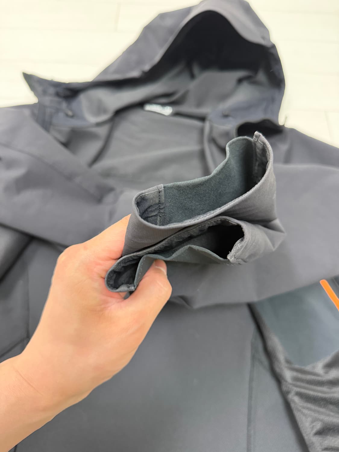 아크테릭스 감마 LT 후디 M 사이즈  크림 마지막 거래가가 50이고 이 상품이미지5