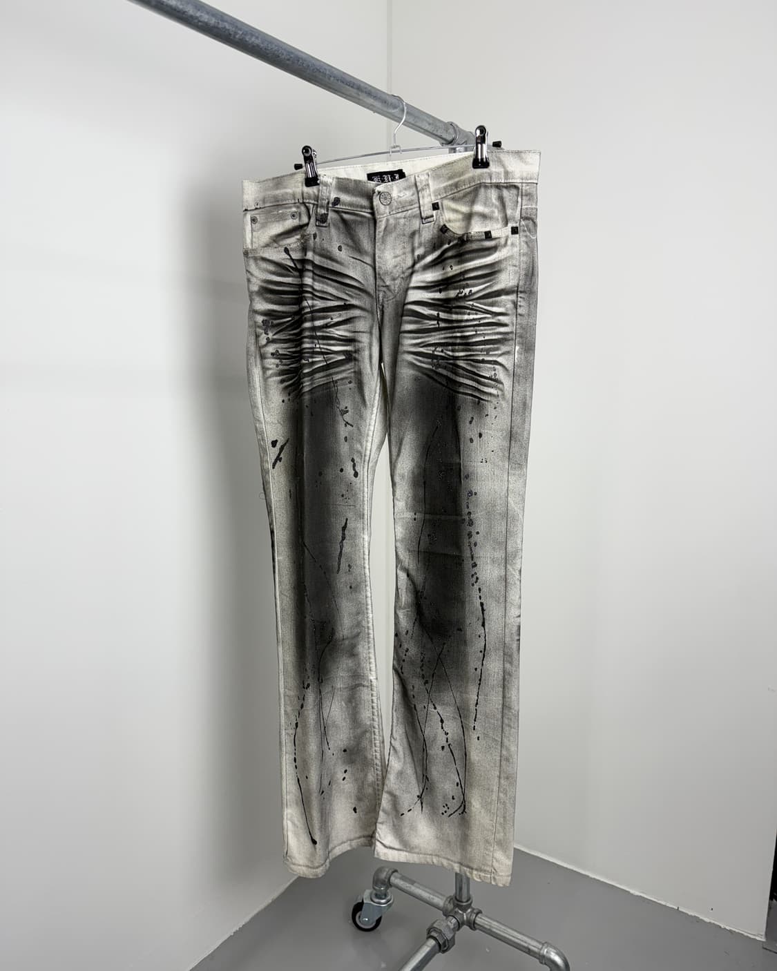KHI Spray Painting Wrinkle Denim 상품이미지1
