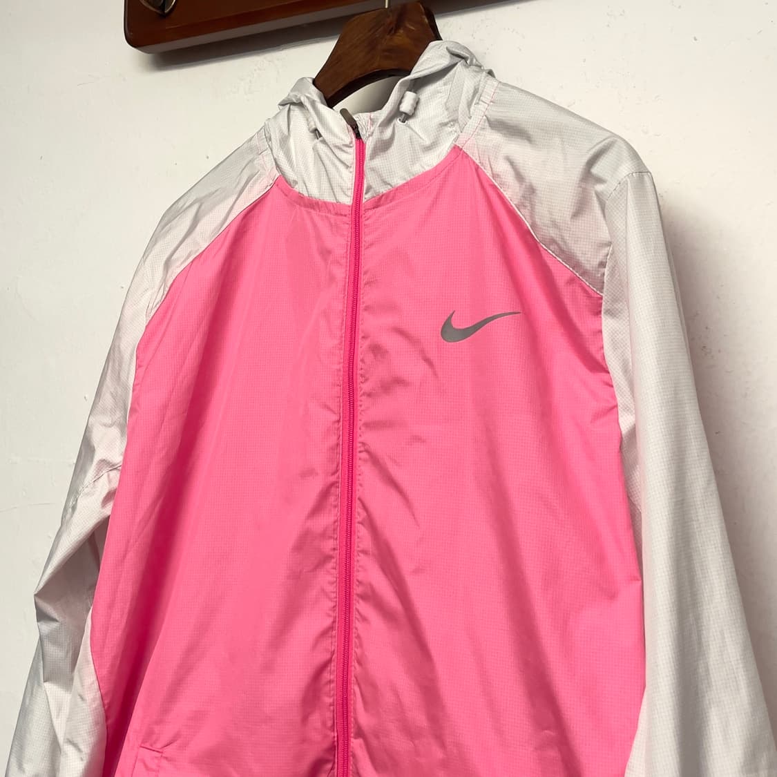 나이키 (우먼) 러닝 후드 바람막이 자켓  상품이미지2