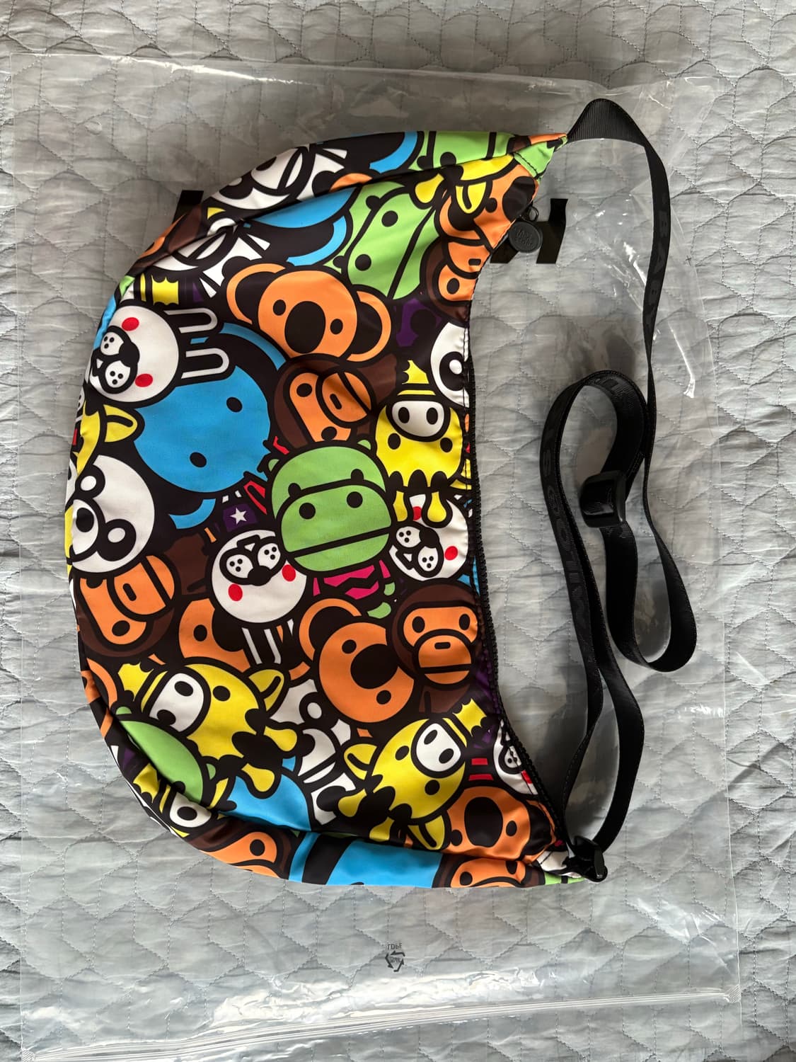 베이프 베이비마일로 앤 프랜드 미디엄 크로스백 상품이미지2