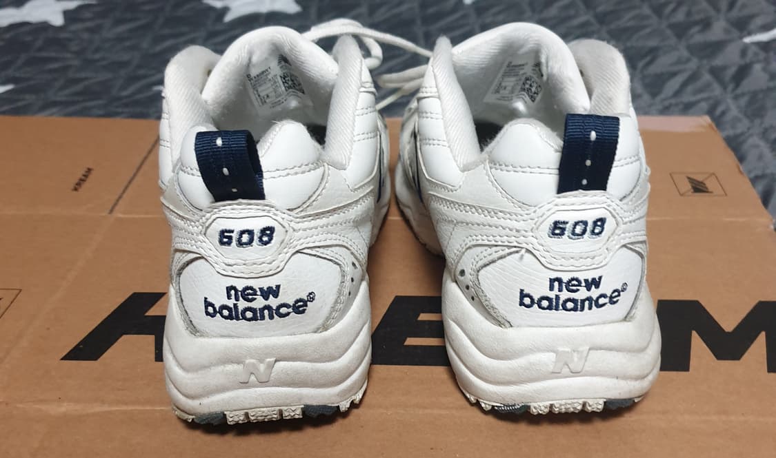 뉴발란스 608 어글리 스니커즈 화이트네이비 (240) 상품이미지4