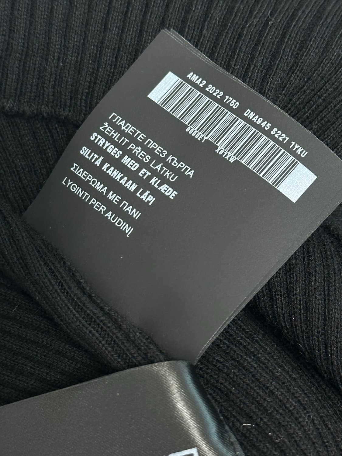 프라다 터틀넥 골지 심플 블랙 니트 상품이미지8