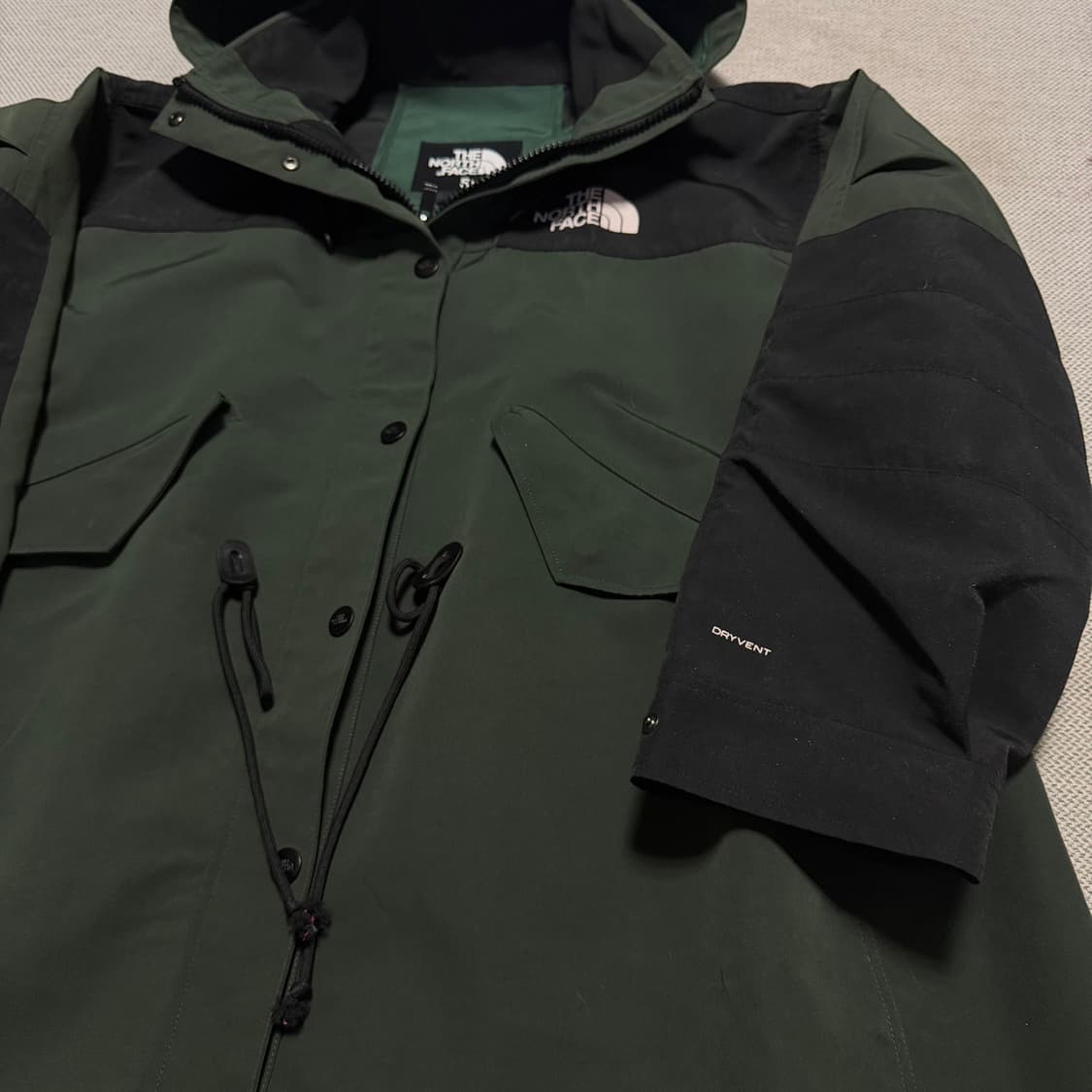 노스페이스 X 사카이 우먼스 바람막이 자켓 상품이미지3