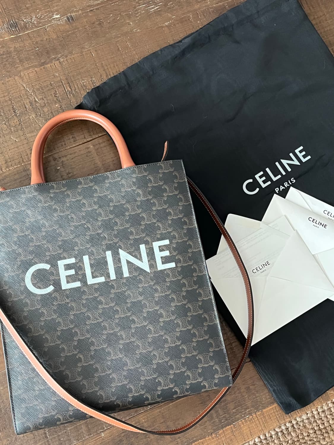 셀린느 트리오페 카바스백 M 상품이미지1