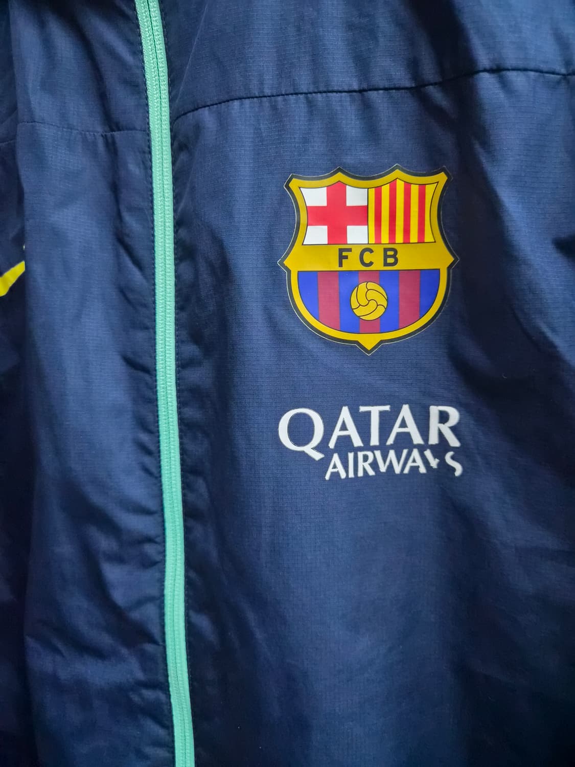 M) 나이키 FC 바르셀로나 바람막이 네이비 팝니다 상품이미지3