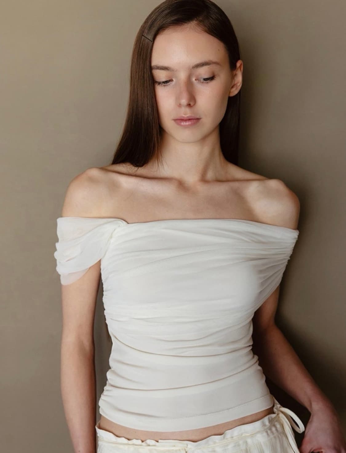 더티스 라일락 오프숄더 셔링 탑 상품이미지1