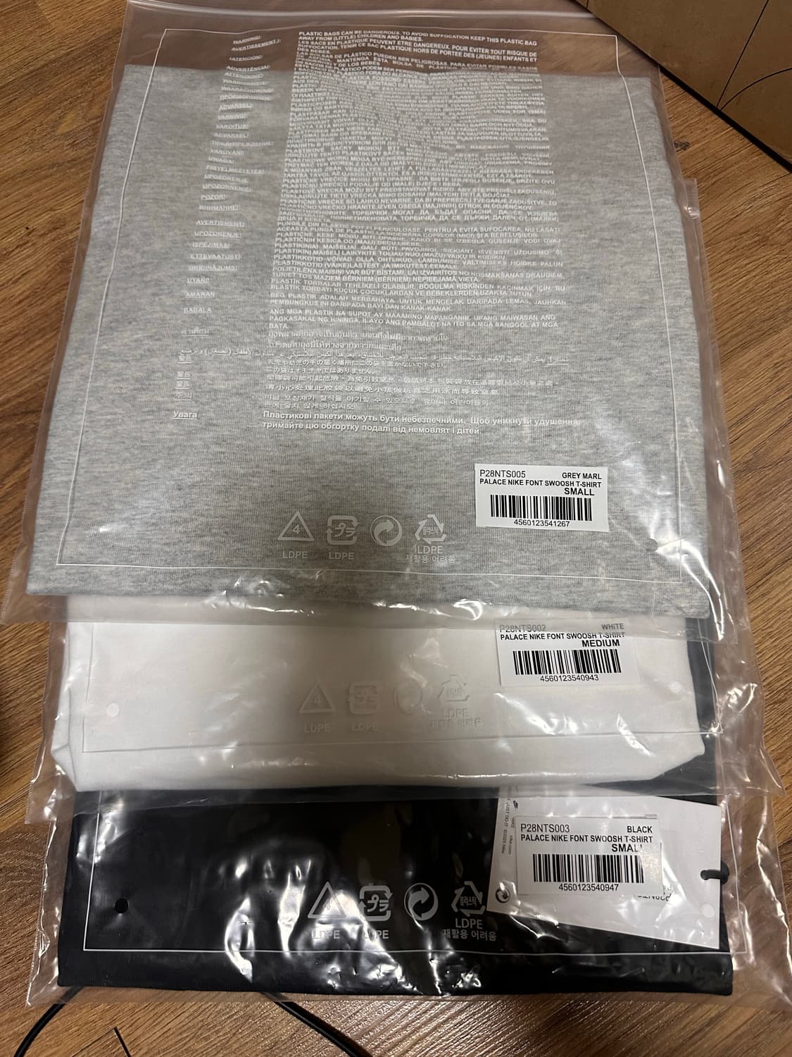 팔라스 나이키 반팔티 상품이미지1