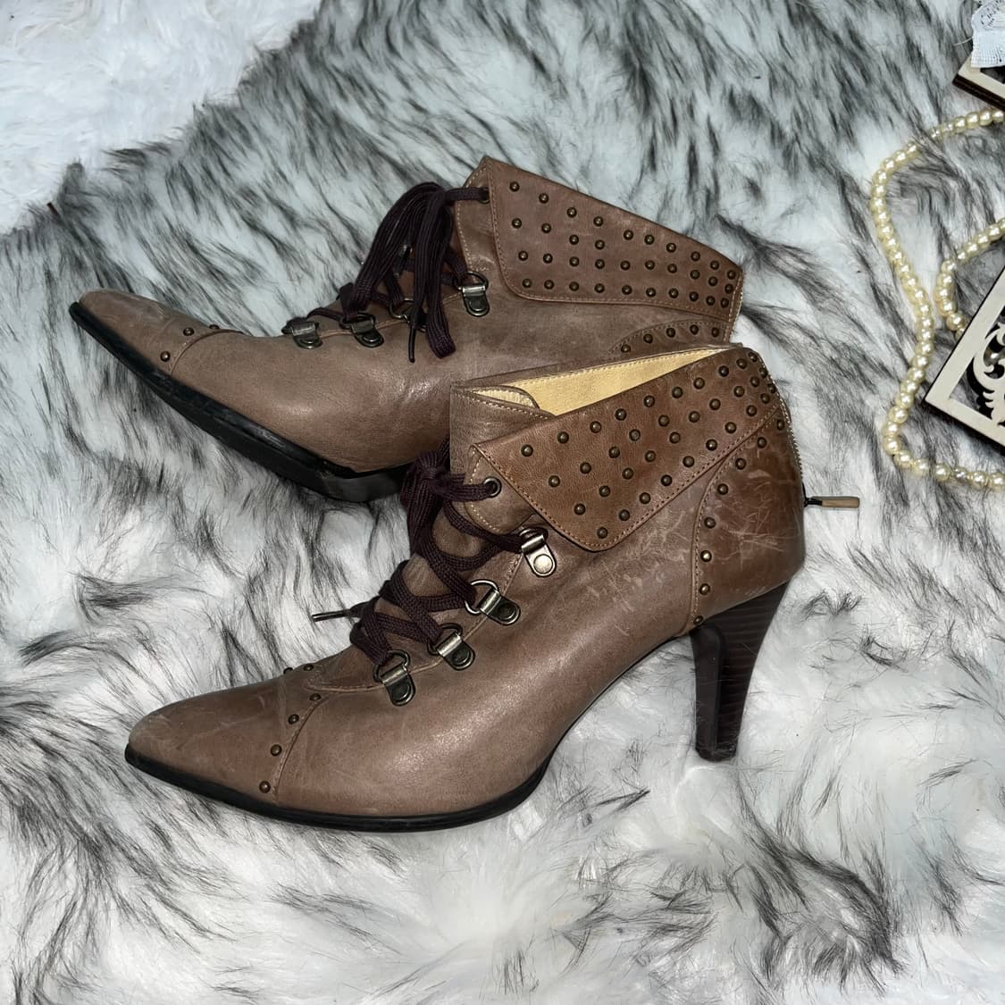 빈티지 레이스업 스터드 힐 상품이미지1