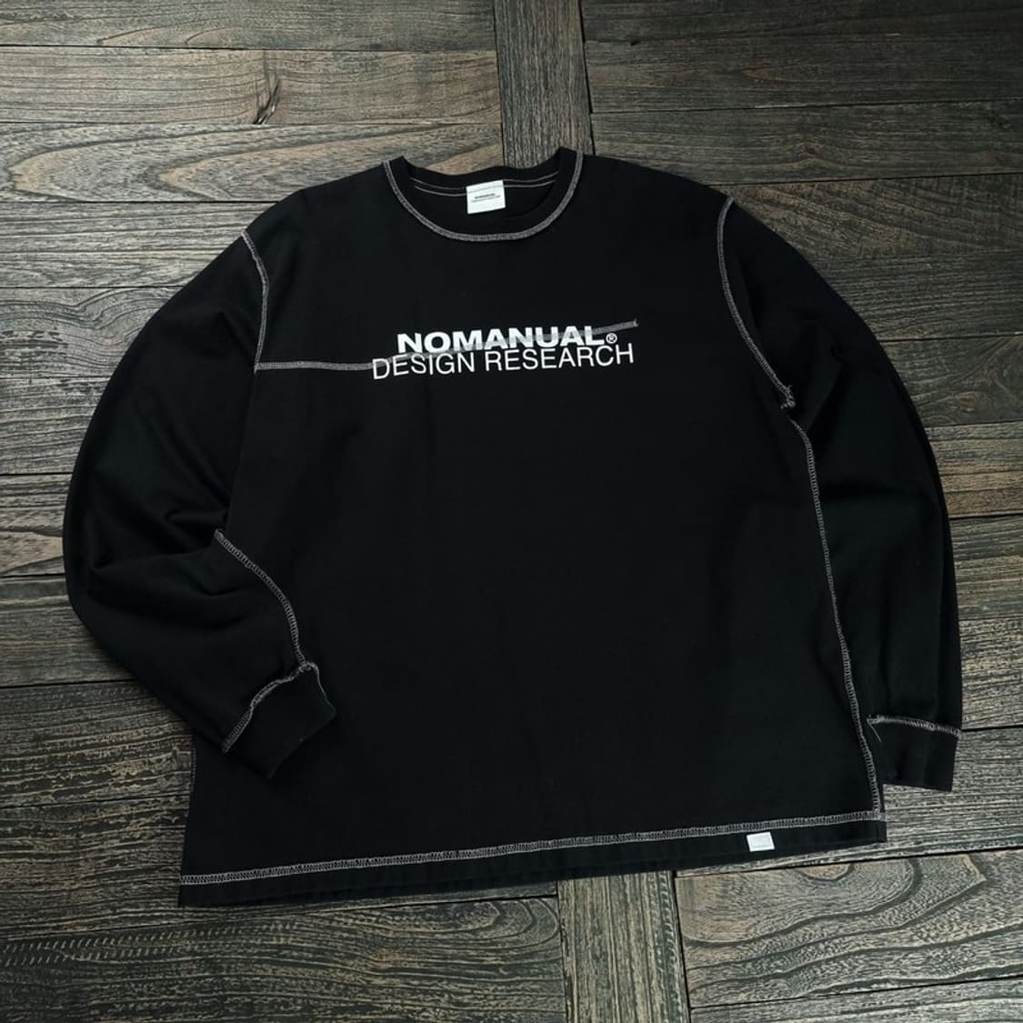 [노메뉴얼] 로고 프린팅 스티치 롱슬리브 긴팔티 블랙 M18599 상품이미지1