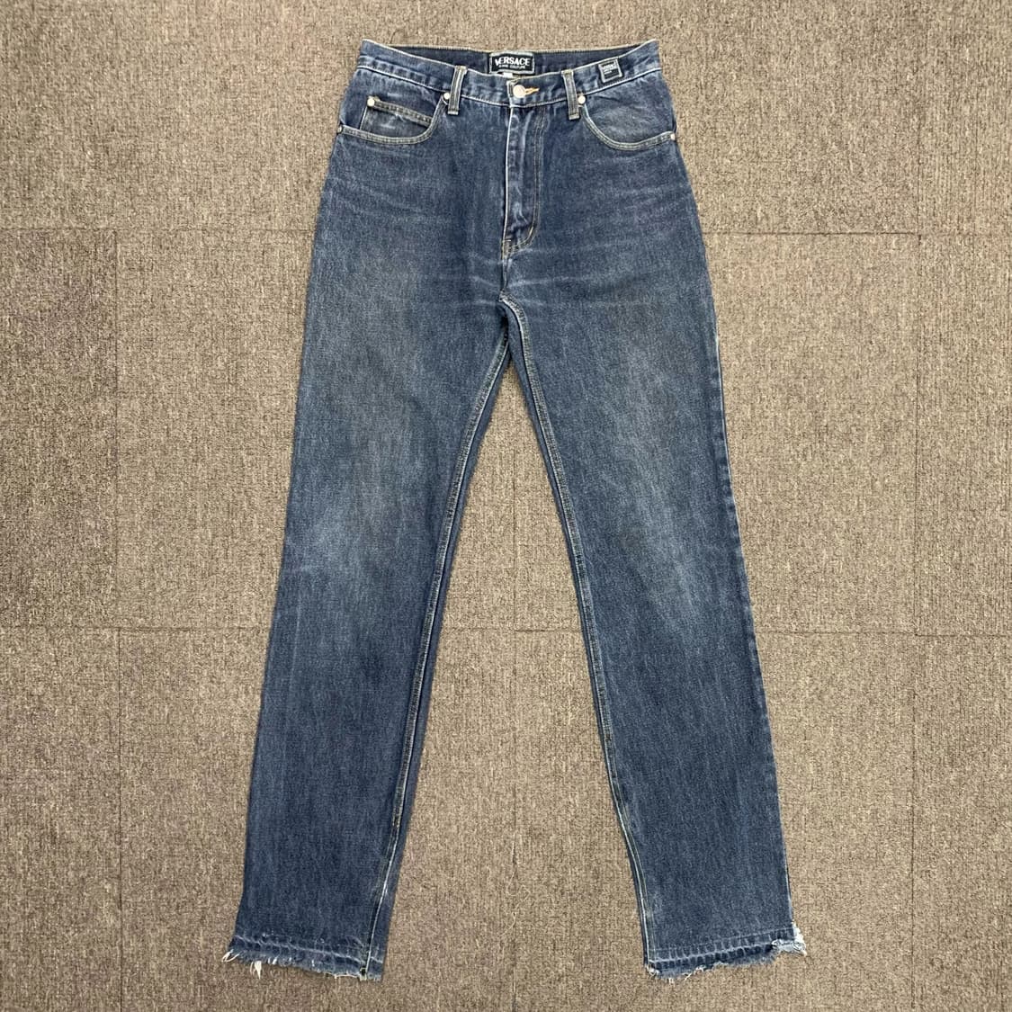 [30] 베르사체 테이퍼드핏 데님팬츠 상품이미지3