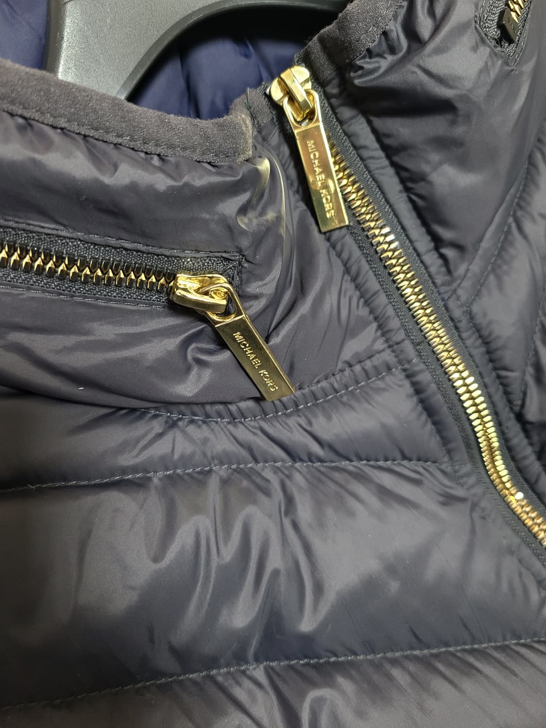 마이클코어스 셰브런 덕다운 퀼팅  패딩 L 상품이미지6