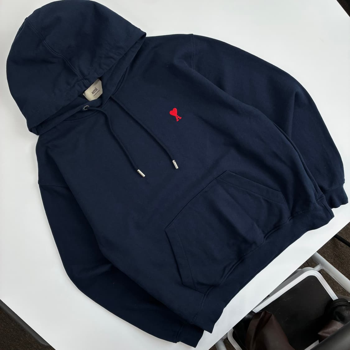 Ami 아미 네이비 헤비코튼 스몰 하트 자수 후드티 상품이미지2