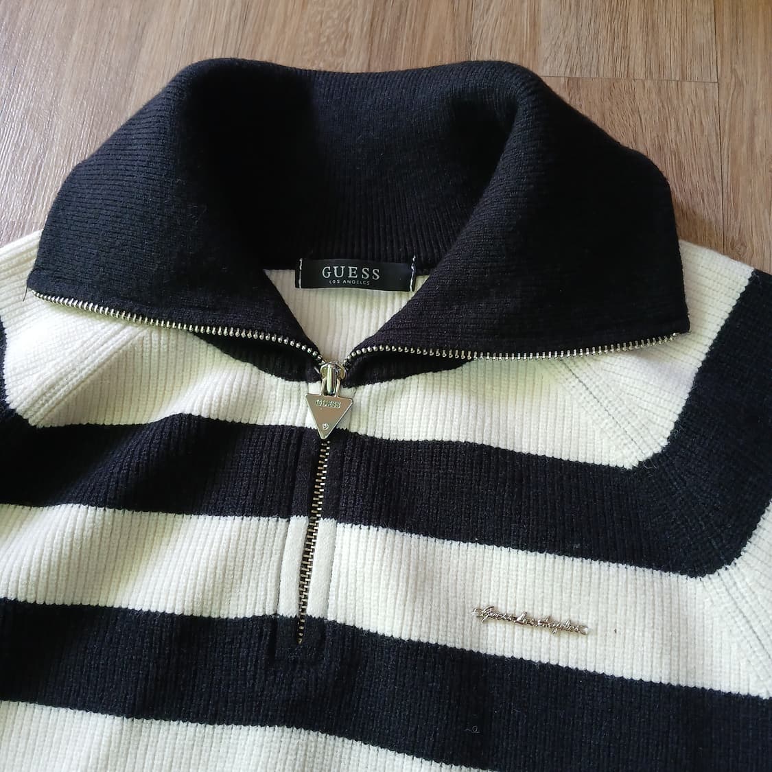 guess 게스 여성 크롭 숏 니트 반집업 아노락 줄무늬 상품이미지9