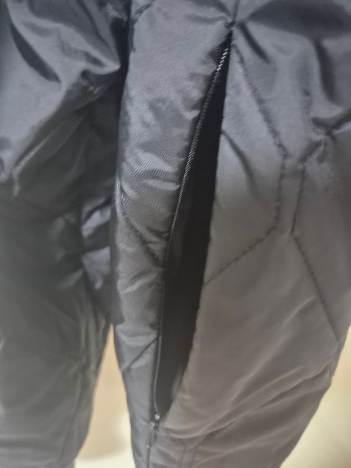 알파 인더스트리(Alpha Industries) 퀼팅 유틸리티 재킷으로, 상품이미지8