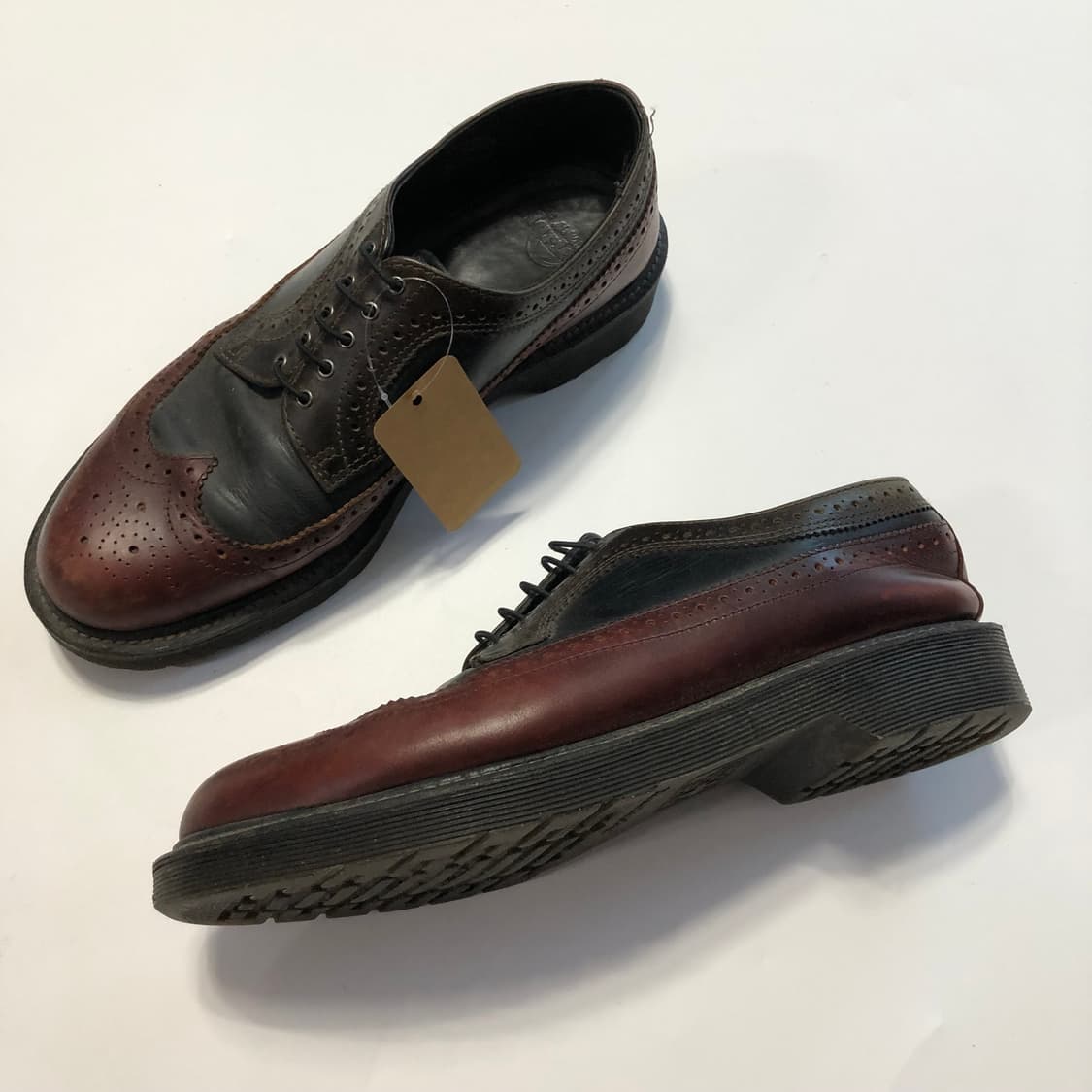 닥터마틴 3홀 윙팁 로퍼  상품이미지1