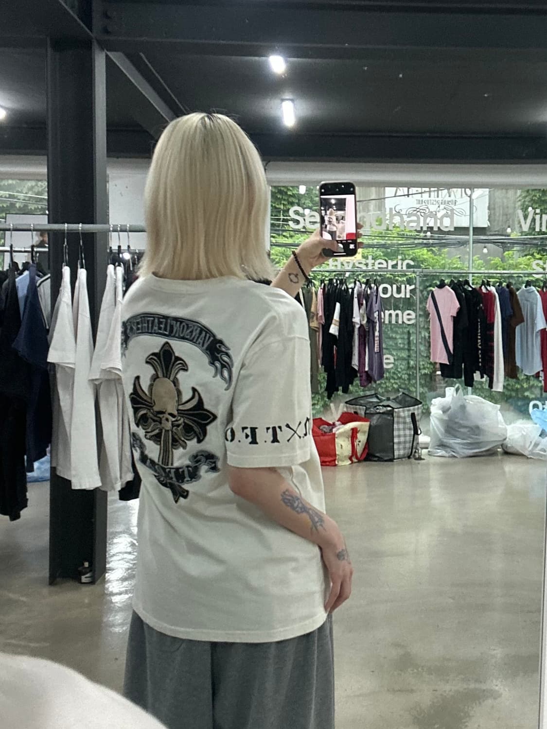 벤슨 T.F.O.A 콜라보 스컬 자수 반팔 티셔츠 상품이미지2