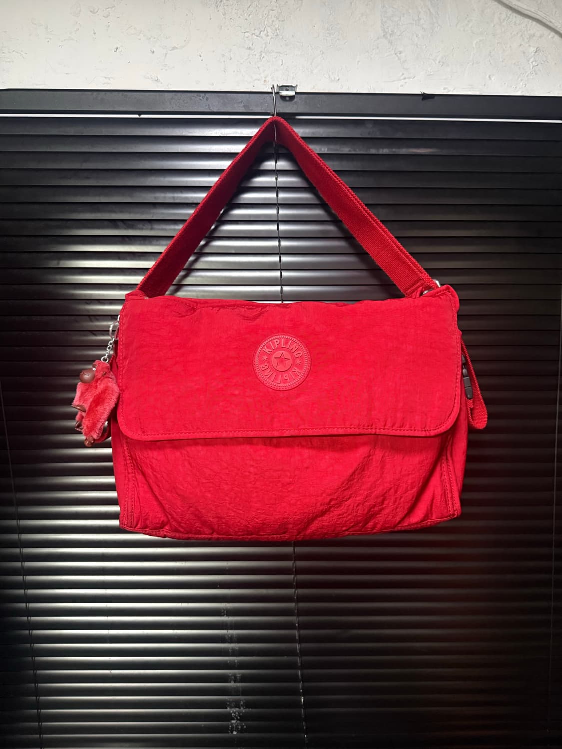 키플링 레드 빨강 빅 크로스백 토드백 숄더백 큰 가방 고릴라 키링 인형 상품이미지4