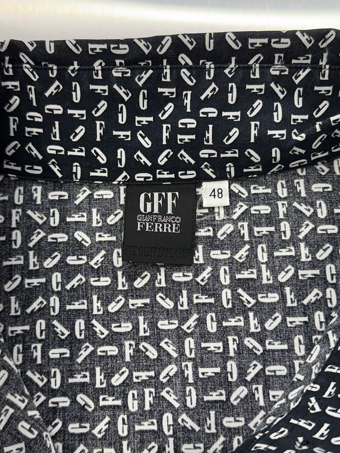 지앙프랑코 페레 블랙 모노그램 남반 클래식 셔츠 상품이미지7