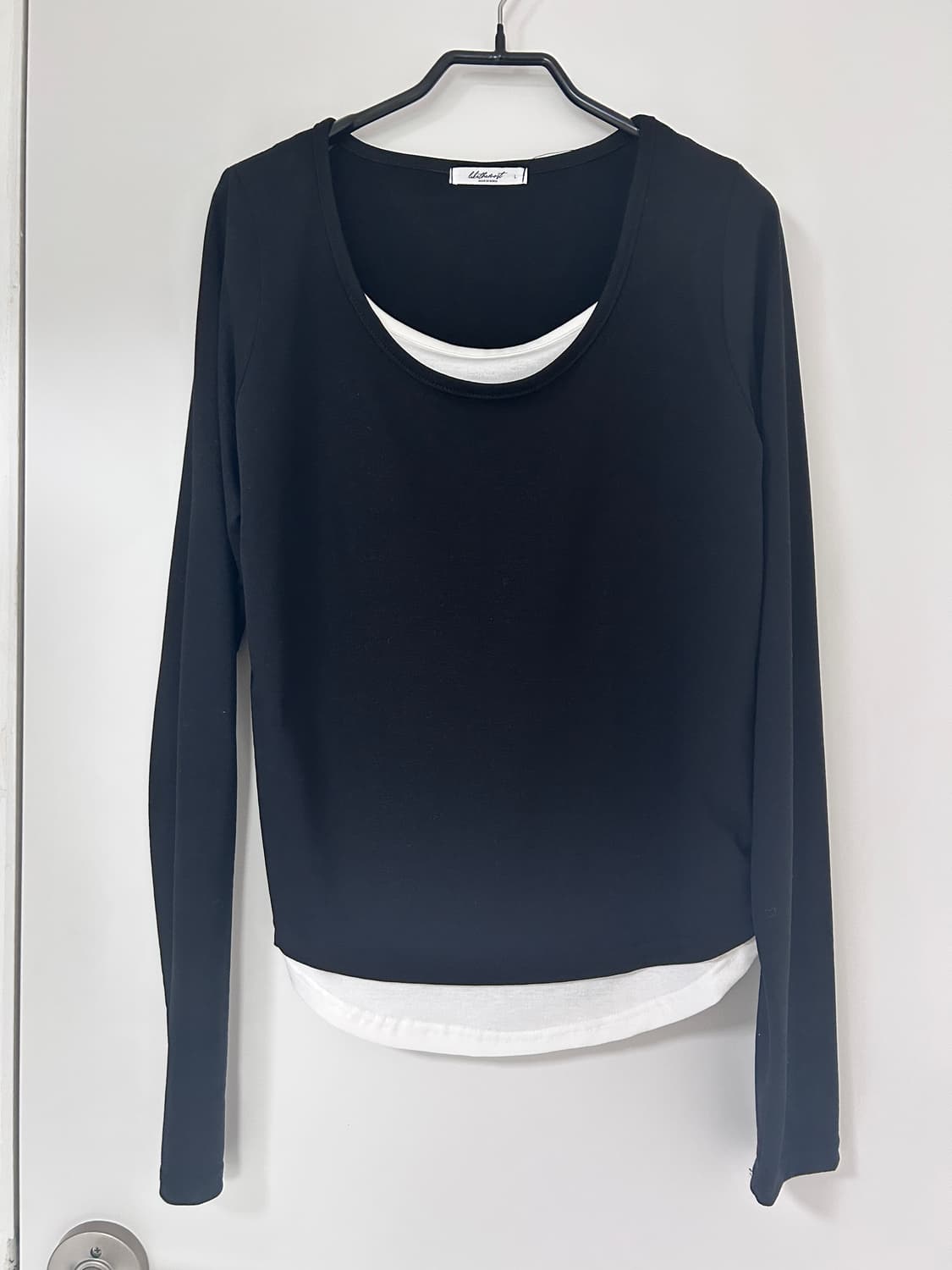 라이크더모스트_슬림 사이드 오프 레이어드 티셔츠 상품이미지1