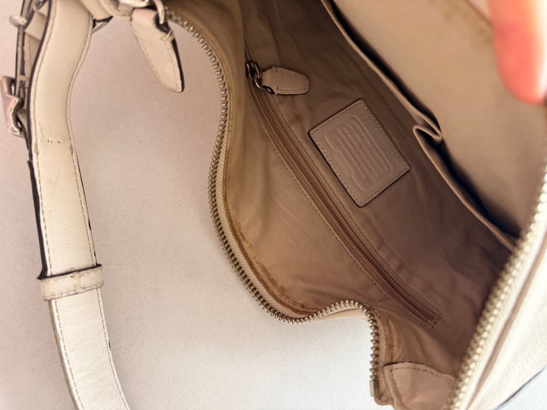 코치 화이트 호보백 숄더백 상품이미지8