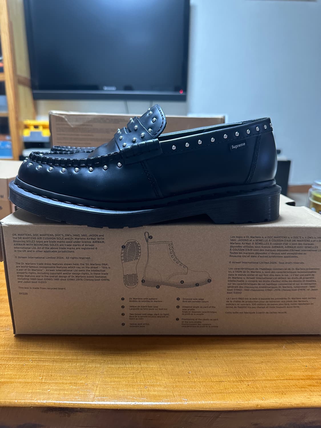 닥터마틴 x 슈프림 스터드 펜톤 로퍼 블랙 - 25SS uk7 상품이미지3