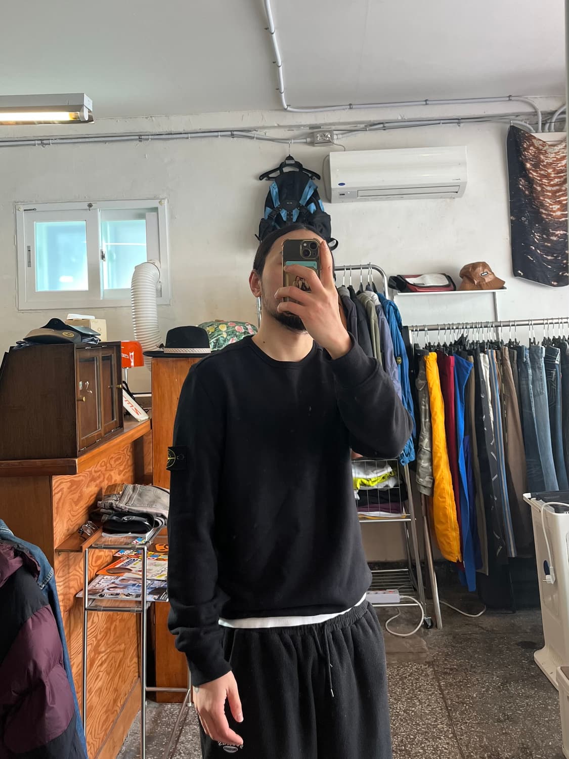 스톤아일랜드 블랙 스웻셔츠 상품이미지2