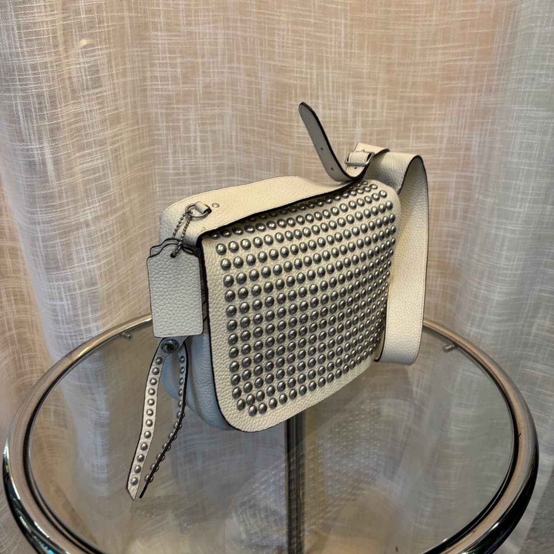 정품 코치 스터드 가죽 숄더백     상품이미지2