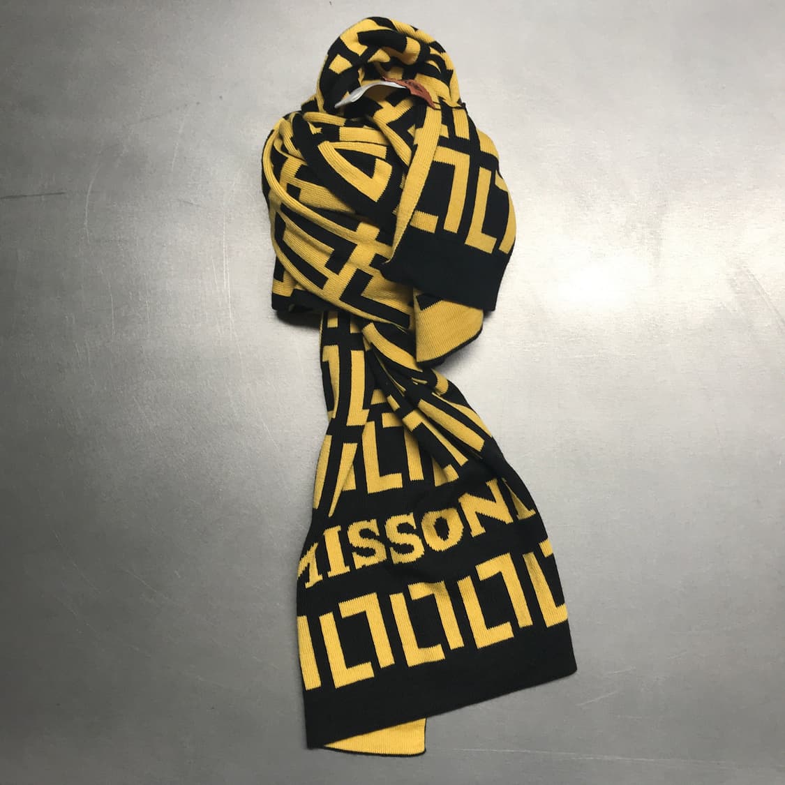 미쏘니 로고 머플러 상품이미지1