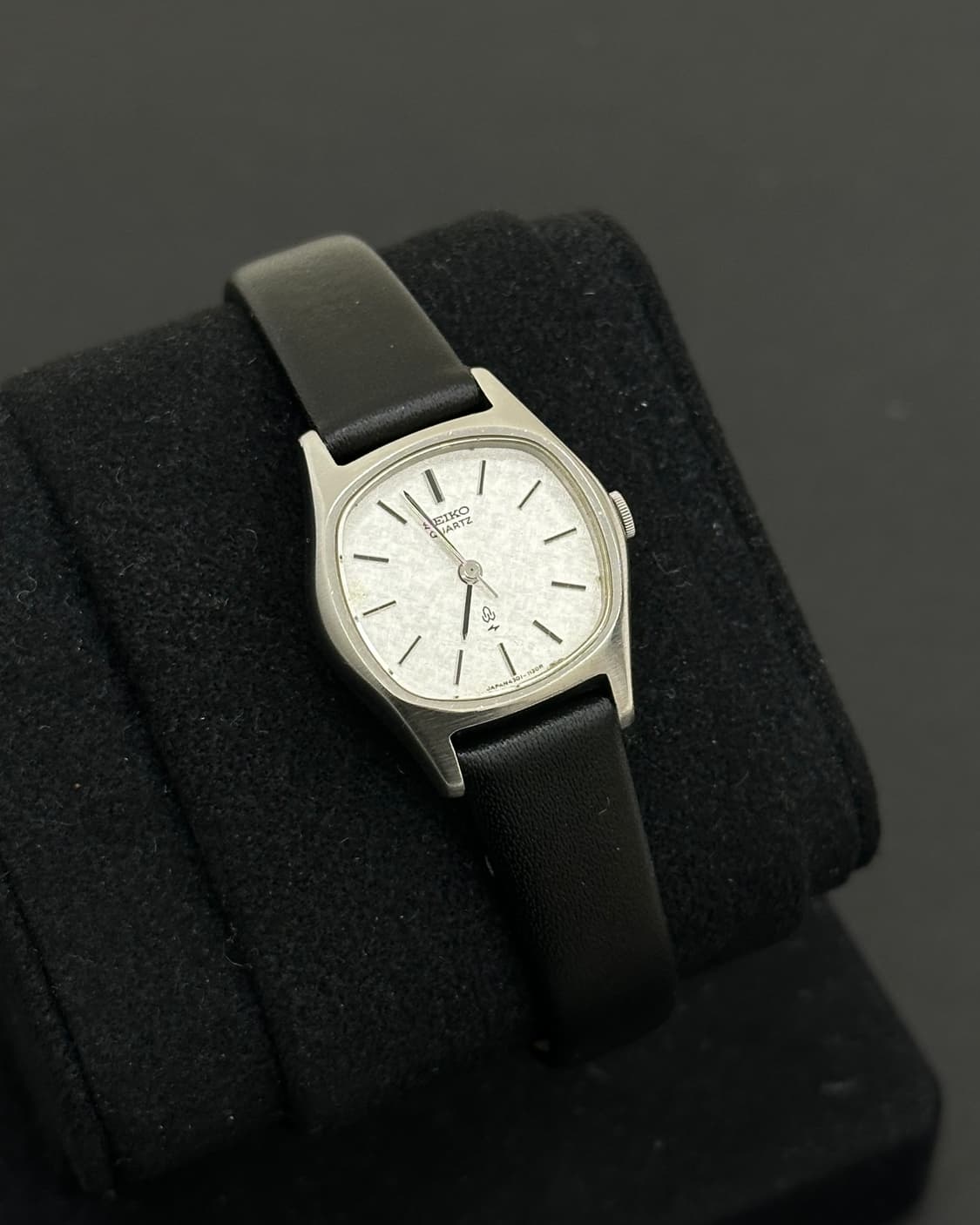 세이코 토노형 케이스 쿼츠 시계 상품이미지1