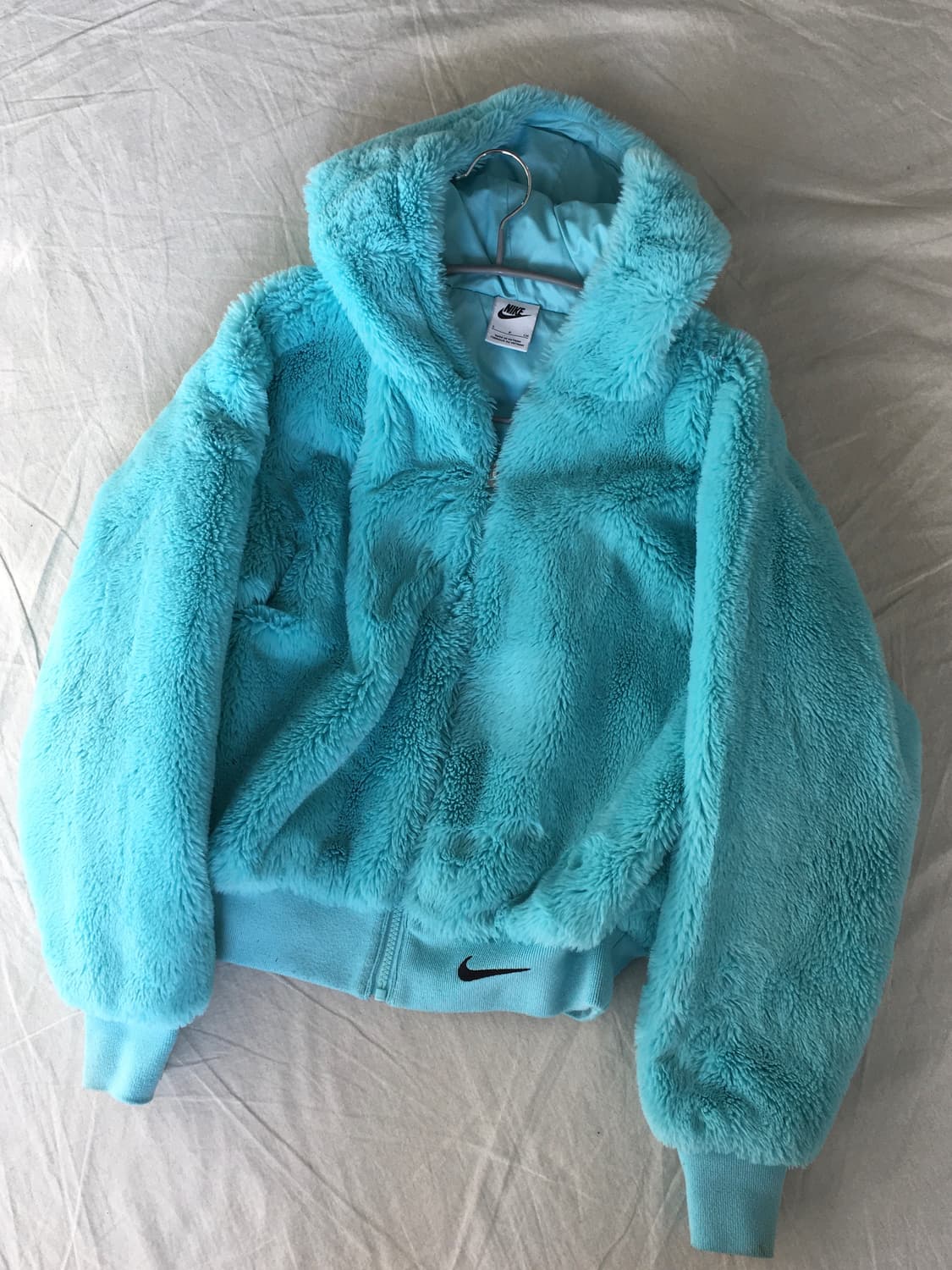 나이키 밑단로고 퍼 후드자켓 상품이미지3